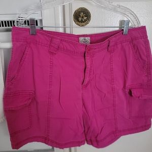 Plus size cotton & spandex cargo shorts!